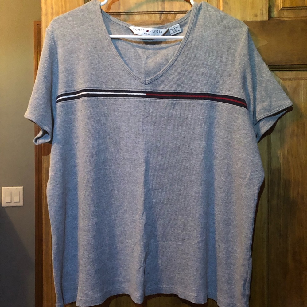 TOMMY HILFIGER GREY TOP